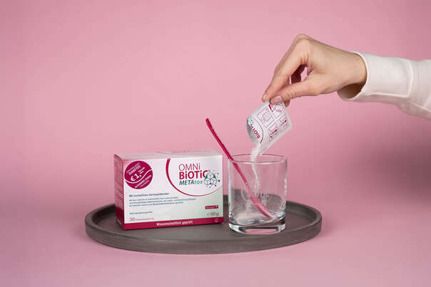 Sie sehen eine Packung OMNi-BiOTiC® METAtox, 30 Portionsbeutel à 3g, Produktbild: 02 OMNi-BiOTiC® METAtox, 30 Portionsbeutel à 3g, A-Nr.: 5459401 - 02