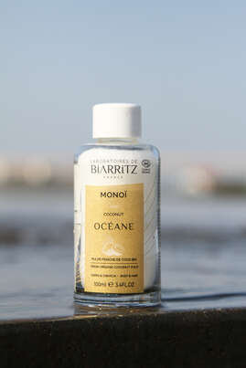 Sie sehen eine Packung Oceane Monoi Pflegeöl Kokosnuss Bio LDB, Produktbild: 02 Oceane Monoi Pflegeöl Kokosnuss Bio LDB, A-Nr.: 4832571 - 02